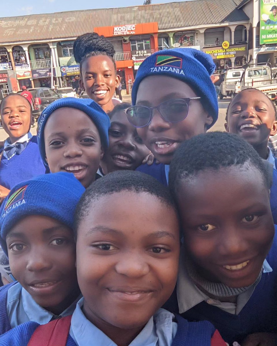 Tulikuwa na wakati mzuri kuwa sehemu ya Wabunifu kutoka Ndaki ya TEHAMA MUST walionyesha bunifu kwa wakazi wa MBEYA . 

Tumejitoa kuhakikisha wanafunzi wa Sekondari hadi Chuo kikuu, wanaweza kujifunza bila kipingamizi chochote.

Unataka kujifunza, Jaribu kutumia @kibuti_bot 😉