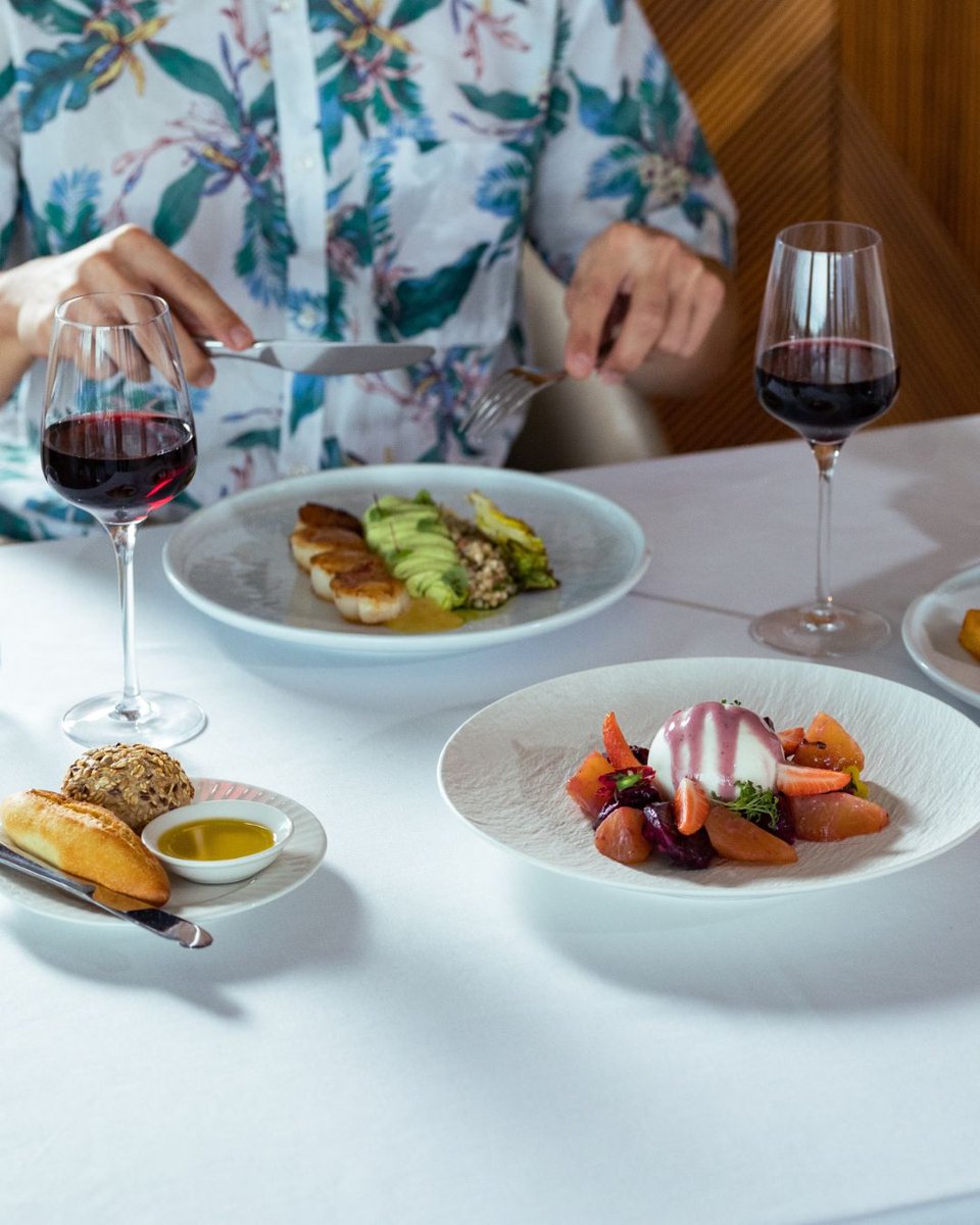 The #ElectraCulinaryTeam curates a table setting tailored to our guests' culinary preferences, ensuring a memorable dining experience🍽️ #ElectraHotels #CulinaryExperience #ElectraFamily