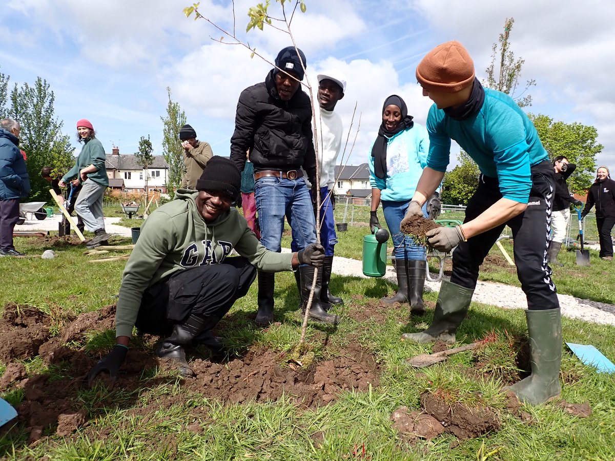 We've been tree planting with the community at Ty Calon @DeesideTrust improving green spaces, and making them better for both nature & people. 💚🌳 Part of our Next Door Nature partnership project northwaleswildlifetrust.org.uk/nextdoor-nature @AsylumLink @outside_lives