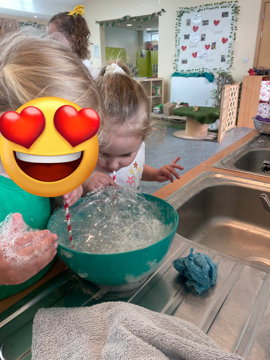 antonineps_nurs's tweet image. Our sensory journey continues the children created bubble gloop 🤣what fun and laughter 🤭 creating bubbles #childled #sensory #bubblesarefun “don’t suck the straw you blow it”