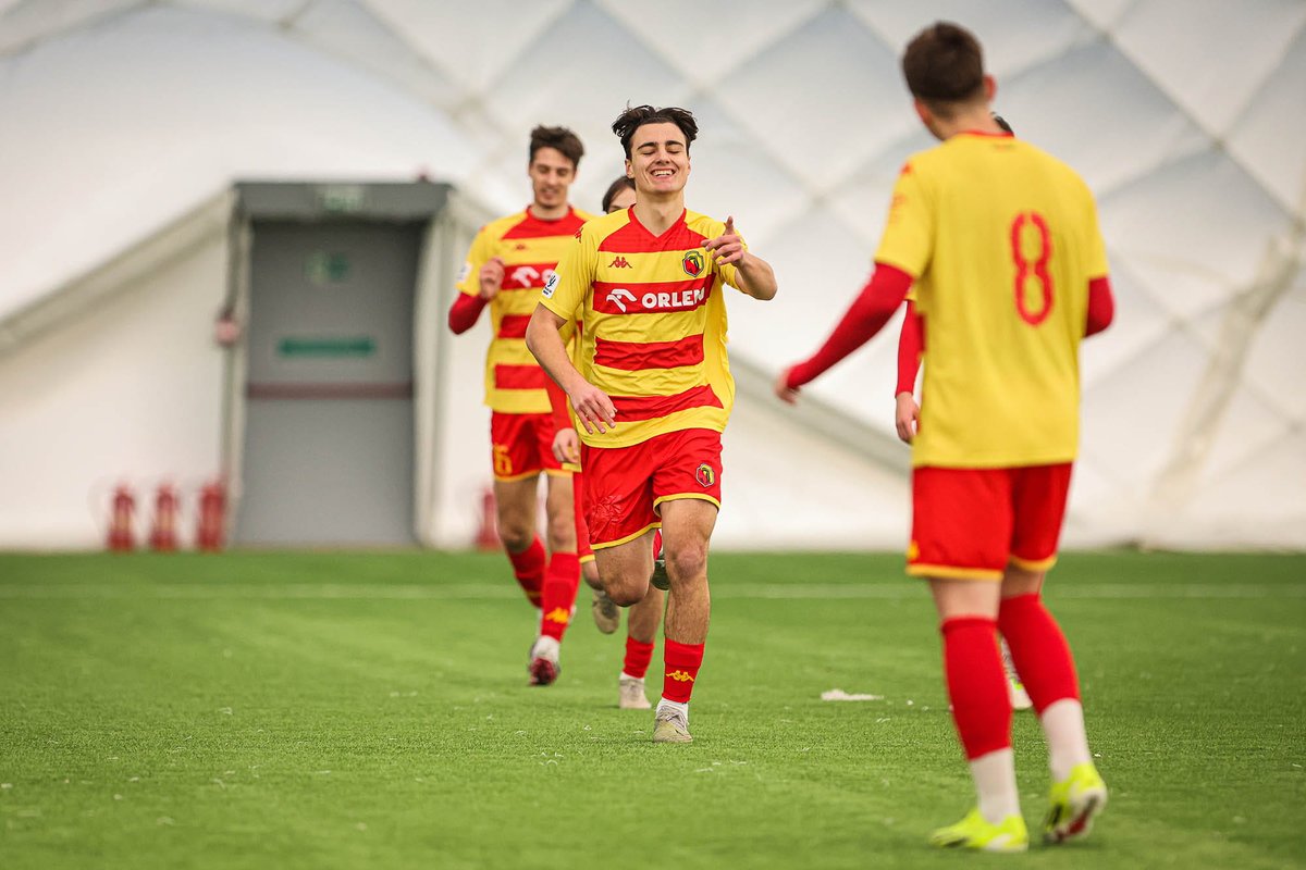 🆙 Maksim Konanau otrzymał powołanie na zgrupowanie reprezentacji Białorusi U-19 🇧🇾 (3 - 11 czerwca, Duszanbe). Podczas zgrupowania Białorusini rozegrają towarzyski dwumecz z reprezentacją Tadżykistanu 🇹🇯. 🔗 Czytaj: tiny.pl/df7rm