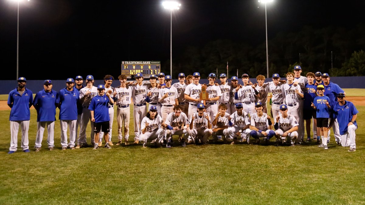 Jared Peck (@hlpreps) on Twitter photo Bath night for Henry Clay head coach Jordan Tarrence after the Blue Devils claim the 42nd District championship with an 8-4 win over Scott County on Tuesday. @HCHSbaseball24 <a href="/HCHS_Athletics/">Henry Clay</a> Bath night for Henry Clay head coach Jordan Tarrence after the Blue Devils claim the 42nd District championship with an 8-4 win over Scott County on Tuesday. @HCHSbaseball24 <a href="/HCHS_Athletics/">Henry Clay</a>