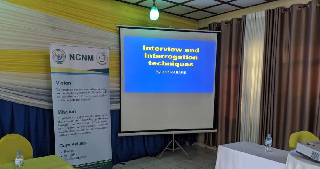 The 3rd day of the training on the techniques of investigating medical malpractice cases is covering: Interview and Interrogation techniques by the facilitator from @RIB_Rw Mr. Jean de Dieu KABARE @RwandaHealth @mnls_nke @PUmuziga