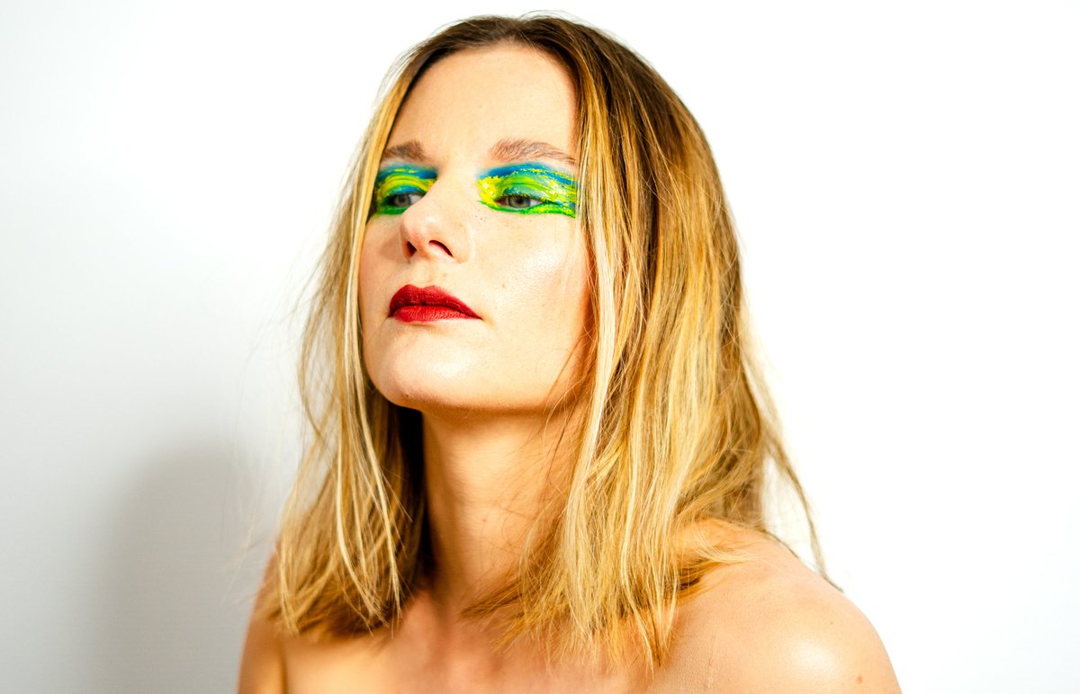 Petit partage de mon avancement entant maquilleuse pro!
Ça change de mon statut de gameuse mais ce n'est qu'une partie de qui je suis ❤️

J'ai hâte de vous partager la suite de mes diverses activités. C'est bientôt la fin de ma formation donc bientôt la prépa des nouveaux projets