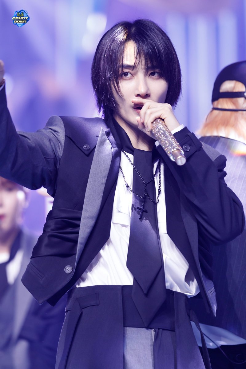 JEONGHAN_moment's tweet photo. 240516 엠카운트다운 현장포토

🔗https://t.co/31UykYxas1

#정한 #세븐틴 https://t.co/ofXfy2b9dp