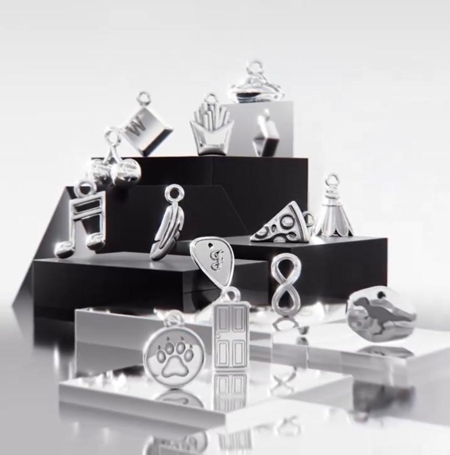 SEVENTEEN 9th Anniversary Merch. 'ALWAYS'
OPEN SLOT 50K/PCS
SPECIAL PROMO FOR EARLY BOOKED
DM for more info
📍Jakarta

#seventeen #svt