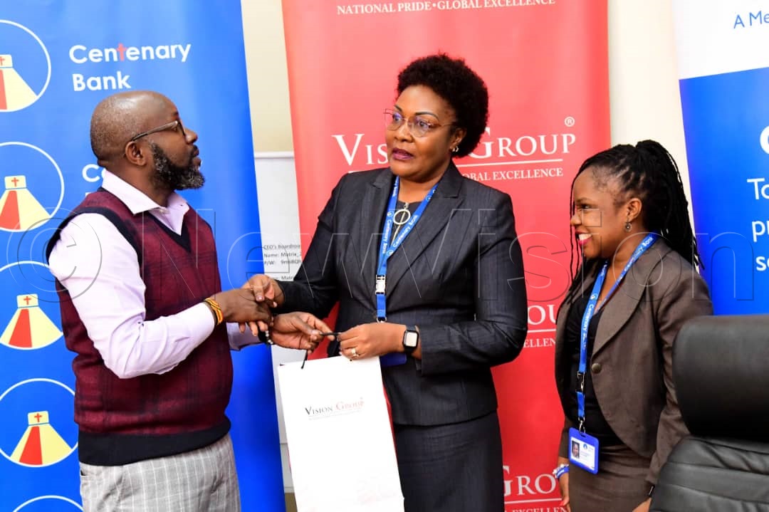 #MartyrsChoirCompetition24 @CentenaryBank has proudly donated sh10m towards the National Martyrs' Choral Singing Competition organized by Vision Group! The dummy cheque was handed over by Immaculate Ngulumi, Chief Manager of Marketing and Branding, to @nyamadon , CEO/MD of