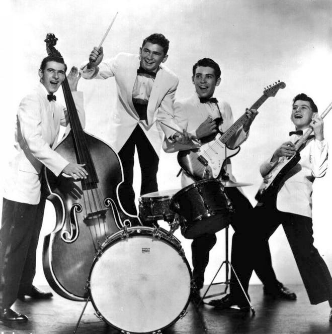 elsotaescala's tweet photo. #bersions
732.- #TheAccelerators "Black Slacks" -1988- (#JoeBennett, #JimmyDenton) #JoeBennett and #TheSparkletones -1957-
https://t.co/85vrexiVRj https://t.co/43EOw4031s
