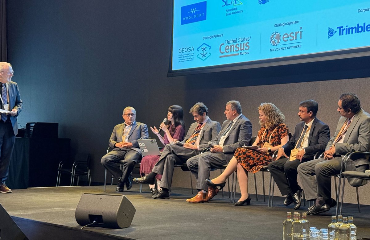 ProjectPlateau's tweet photo. 地理空間に関する国際会議であるGeospatial World Forum #GWF2024 ＠オランダ にて日本の #PLATEAU の取組を発信してきました！
発表を聞いた各国の参加者からは高い関心が寄せられました。

また、デルフト工科大学(TU Delft）にも訪問。データ整備の方向性や課題について意見交換を行いました。 https://t.co/8UH6m38VVE