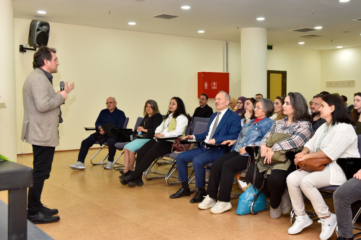 Hizmet içi eğitim programlarımıza ara vermeden devam ediyoruz. İnsan Kaynakları ve Eğitim Dairesi Başkanlığı Eğitim Şube Müdürlüğü, personellerimize yönelik, “Stresin Etkisini Azaltma ve Duygu Düzenleme Yöntemleri' konulu eğitim verildi. Detaylar İçin 👉🏻l24.im/7nkDFIc