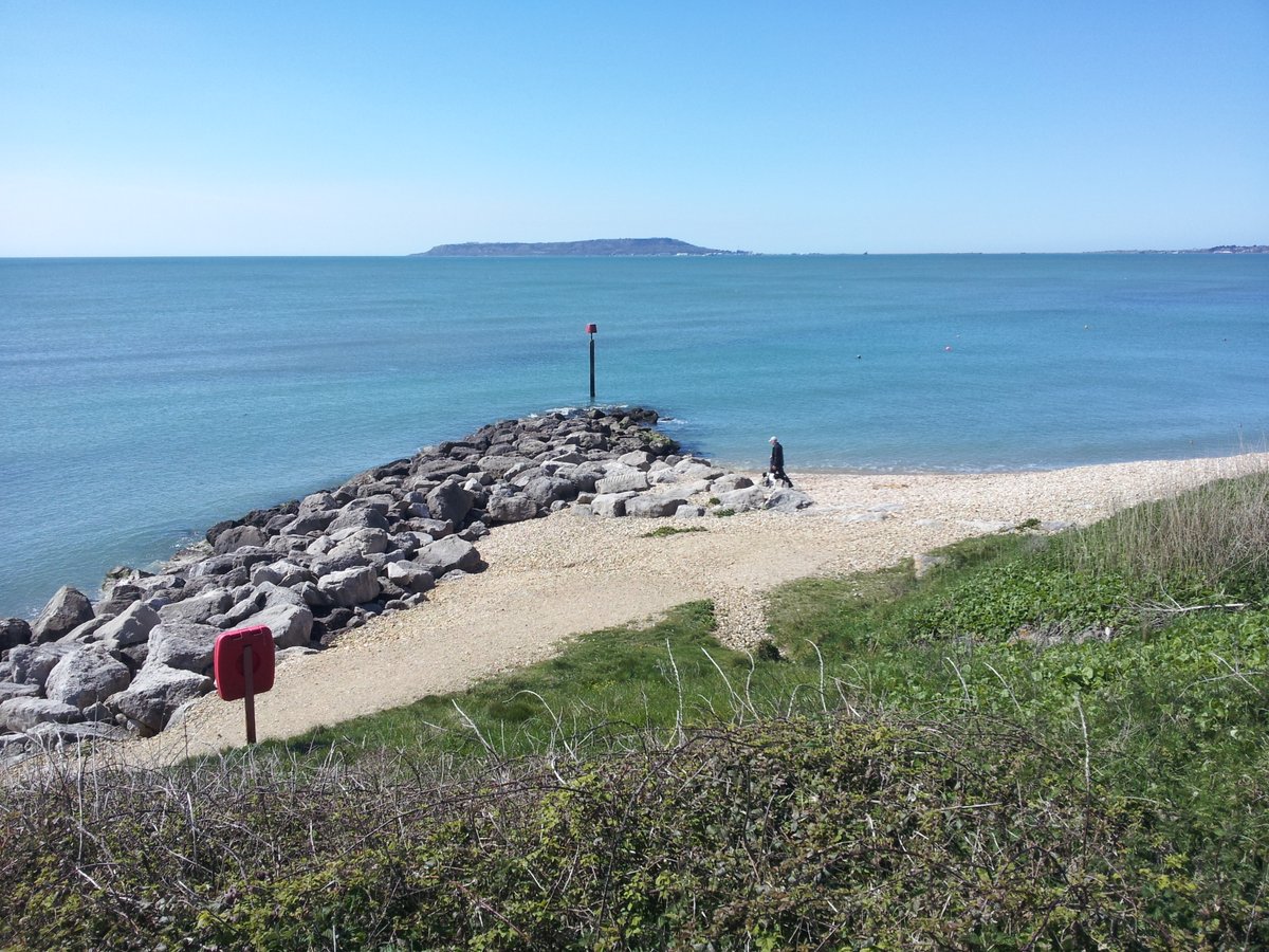 manonabeach's tweet photo. What the #beach means at #RingsteadBay in #Dorset, with @UptonGrange - https://t.co/6luGYhwDZ9 https://t.co/KKRAU9FvaN