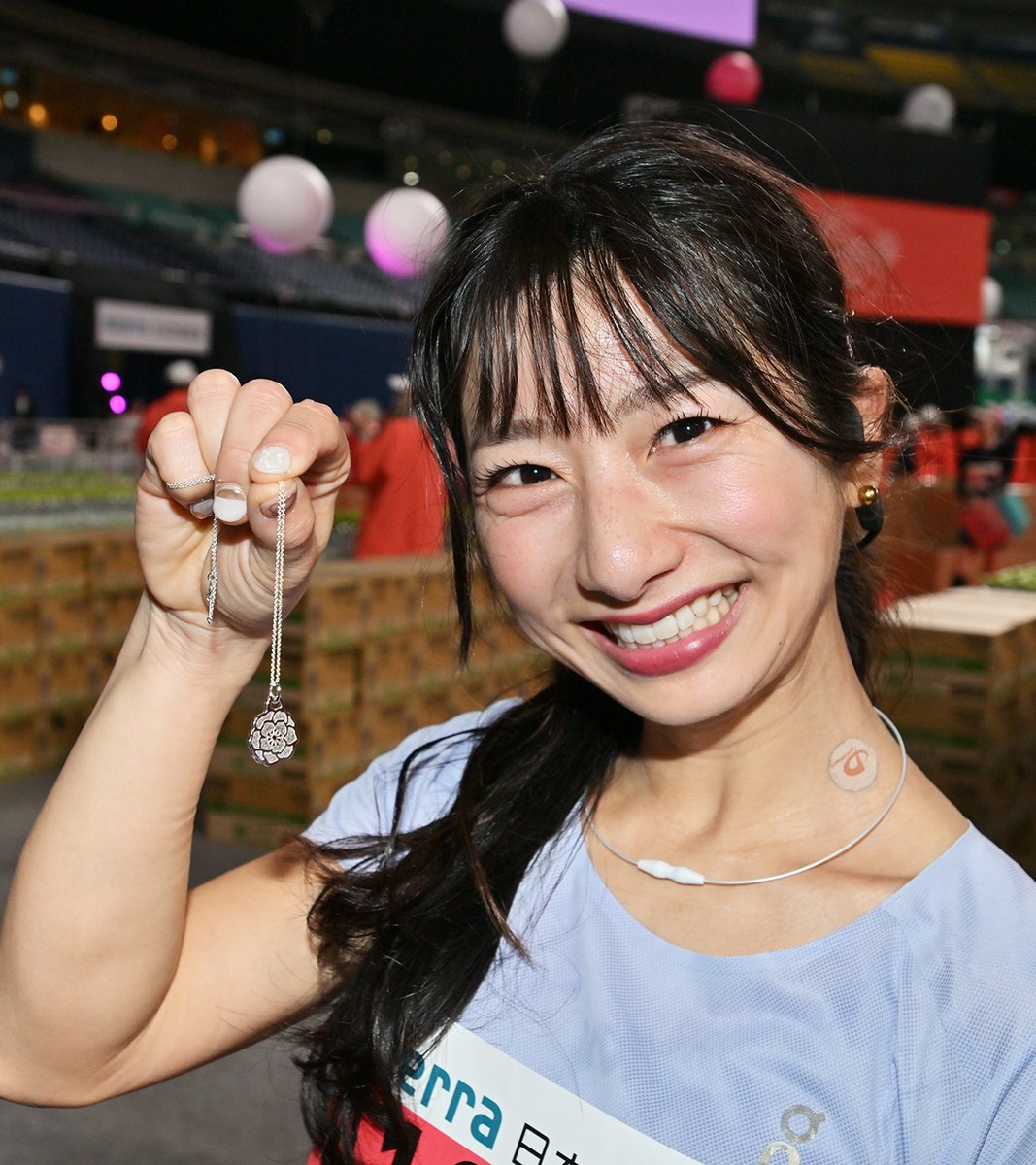 phiten_official's tweet photo. 【#ナノメタックスコーティング 体験レポート】 

ラン歴3年のモニター佐々木さん👩
コーティングを施したシューズで、3時間20分切りを目標にして挑んだ #名古屋ウィメンズマラソン🏃‍♀️

果たして結果は👏
https://t.co/S0VAzgCr14

#ファイテン #phiten #ランニング #自己ベスト https://t.co/AVvpBWWeVL