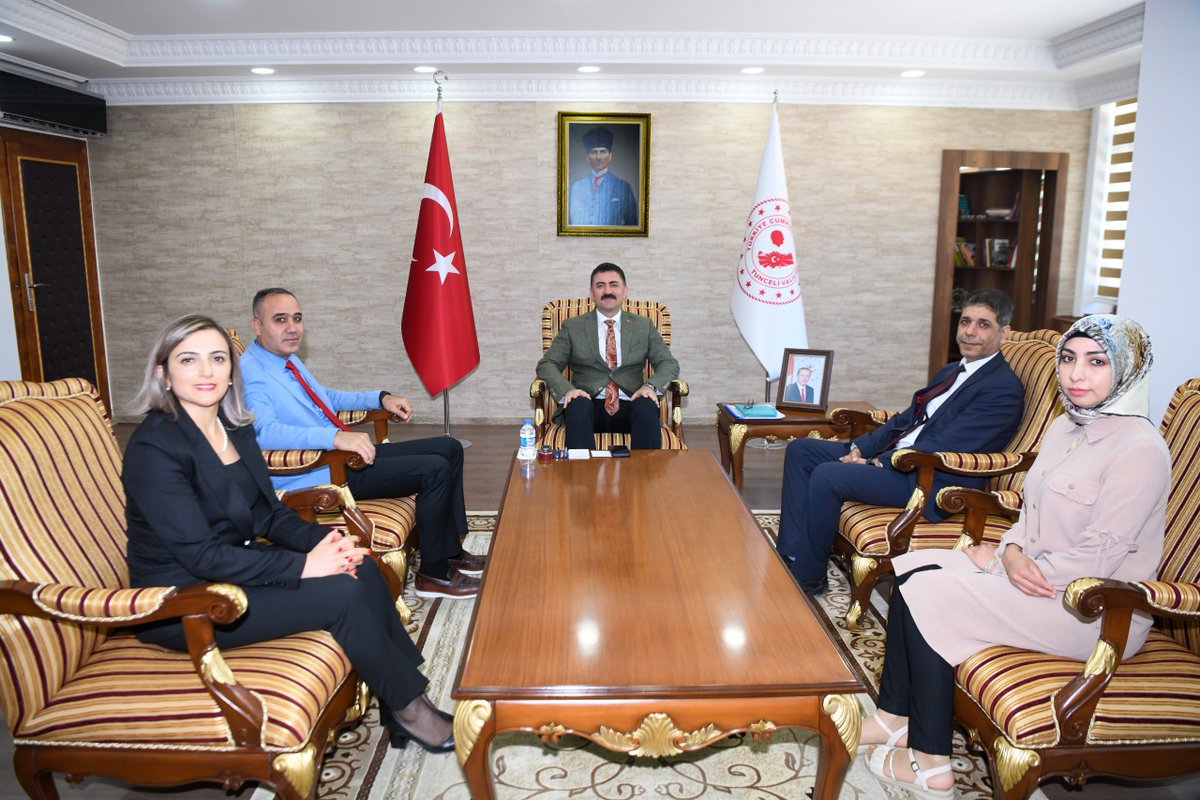 Tapu ve Kadastro Genel Müdürlüğü'nün 177. Kuruluş Yıl Dönümü vesilesiyle Tapu Müdürü Fetih Çelik, İl Kadastro Müdürü Abdurrahman Akdemir ve personeller, Valimiz Sn. <a href="/TekbBulent/">Bülent TEKBIYIKOĞLU</a>'i ziyaret ettiler. 

#Tunceli