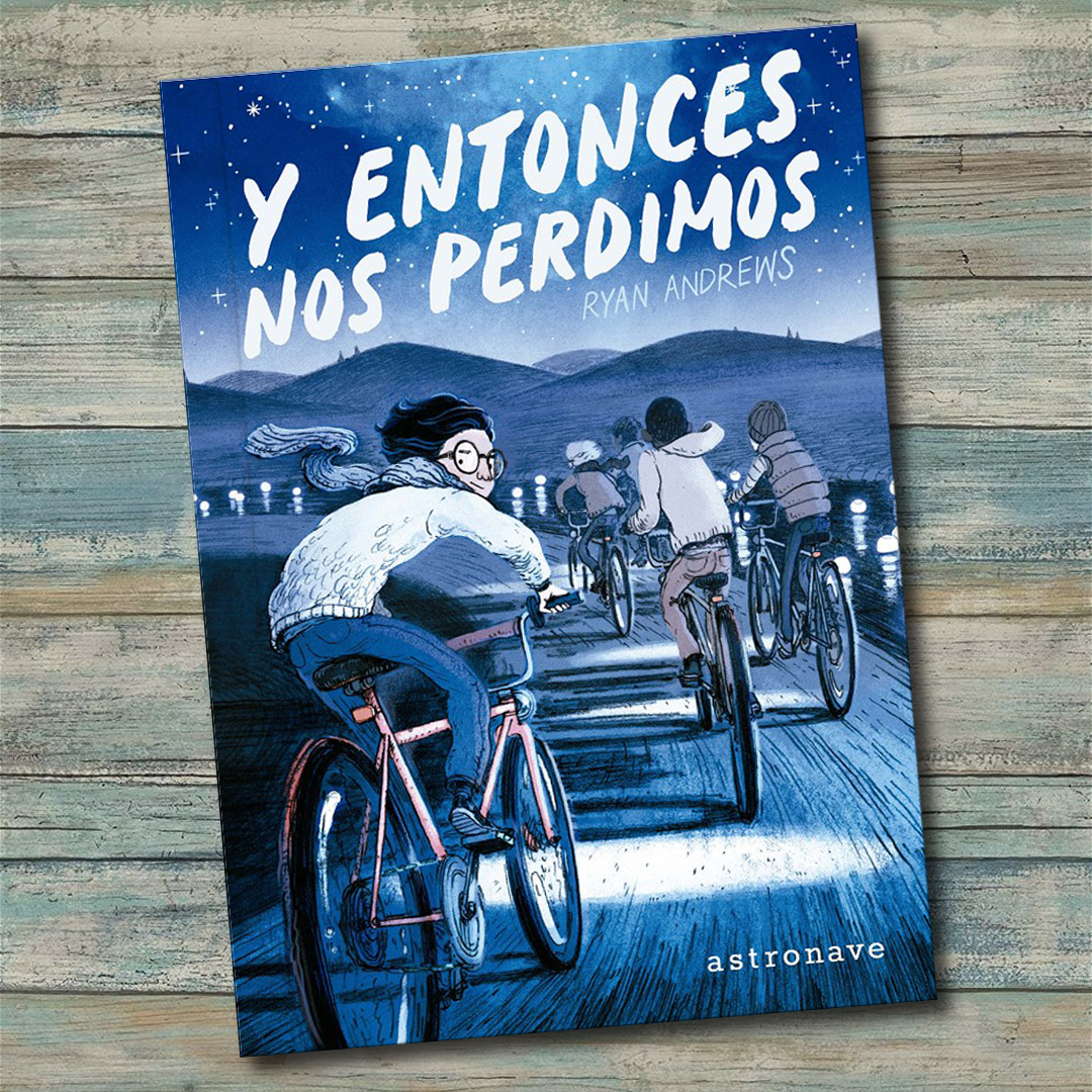 La leyenda dice que si sigues el camino de farolillos algo mágico pasará... ✨ Ben y sus amigos están dispuestos a comprobarlo. 🚲 @HeyRyanA te cuenta su aventura en Y ENTONCES NOS PERDIMOS. ¡A partir de 9 años! 👦 ¡Échale un ojo, astronauta! 👁‍🗨 bit.ly/46v8SnZ