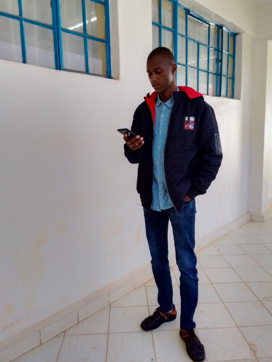 jamesomondi45's tweet image. Caught in the moment! 📱Exploring the digital world while on the move. #PhoneAddict #AlwaysConnected