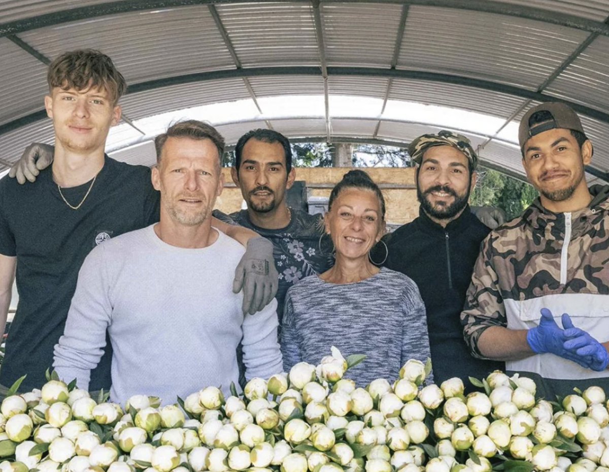 FrenchTechBdx's tweet photo. 📢 @hectarea_io propose d’investir dans une nouvelle initiative de floriculture écoresponsable 🌸

La plateforme aide les agriculteurs à financer la transition écologique via l’épargne citoyenne 🌱

Découvrez le projet d'Anthony, floriculteur 👉 https://t.co/wcoI3MbKG6 https://t.co/GXtqj0ElhT