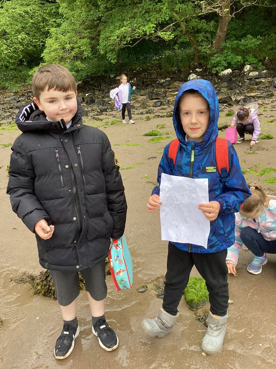 P2A, P2K and P2/3 have been learning about the seaside. The pupils visited Turnberry Lighthouse and Culzean beach. Look at the fun the children had! 🏖️