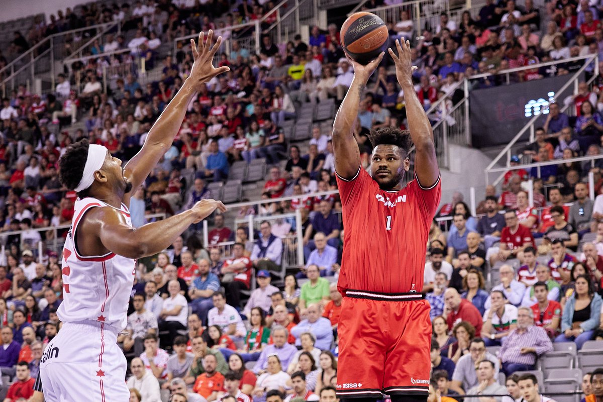 📊 𝐓𝐎𝐏 𝐄𝐒𝐓𝐀𝐃𝐈́𝐒𝐓𝐈𝐂𝐎 𝐞𝐧 <a href="/ACBCOM/">Liga Endesa</a>.

Partidos jugados ▶️ <a href="/peretomas19/">Pere Tomàs Noguera</a> (67).
Valoración ▶️ <a href="/Lluiscosta15/">Lluis Costa</a> (630).
Puntos ▶️ <a href="/Lluiscosta15/">Lluis Costa</a> (606).
Rebotes ▶️ <a href="/IamFelicio/">Felicio</a> (241).
Asistencias ▶️ <a href="/Lluiscosta15/">Lluis Costa</a> (251).

#ContigoFundación 
#ElLatidoDelPalacio