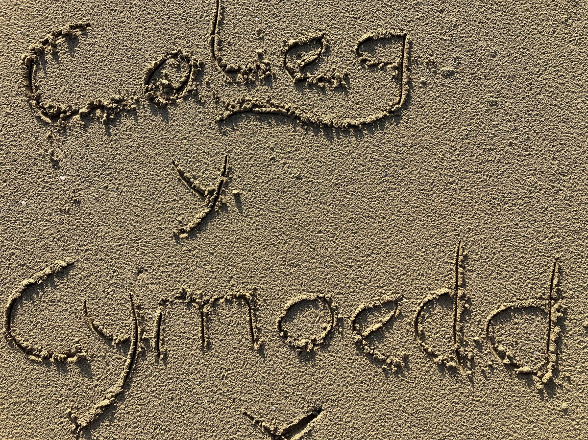 CymoeddC's tweet photo. Day 14
At the beach for the day @ColegyCymoedd @CymoeddC @TaithWales https://t.co/Lrt2lnRFY3