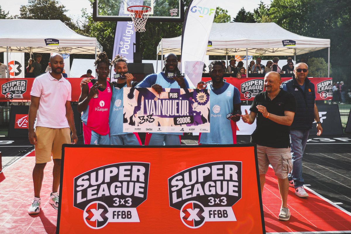 Les vainqueurs de la deuxième étape du circuit « 𝐒𝐮𝐩𝐞𝐫𝐥𝐞𝐚𝐠𝐮𝐞 𝟑𝐱𝟑 𝐅𝐅𝐁𝐁 » au Pouliguen (44) 🏆

🇨🇵♂️ Ermont - <a href="/ermont3x3/">bc_ermont3x3</a> 
🇨🇵♀️ Les Lilleuses

📖 cutt.ly/XetmMNbw