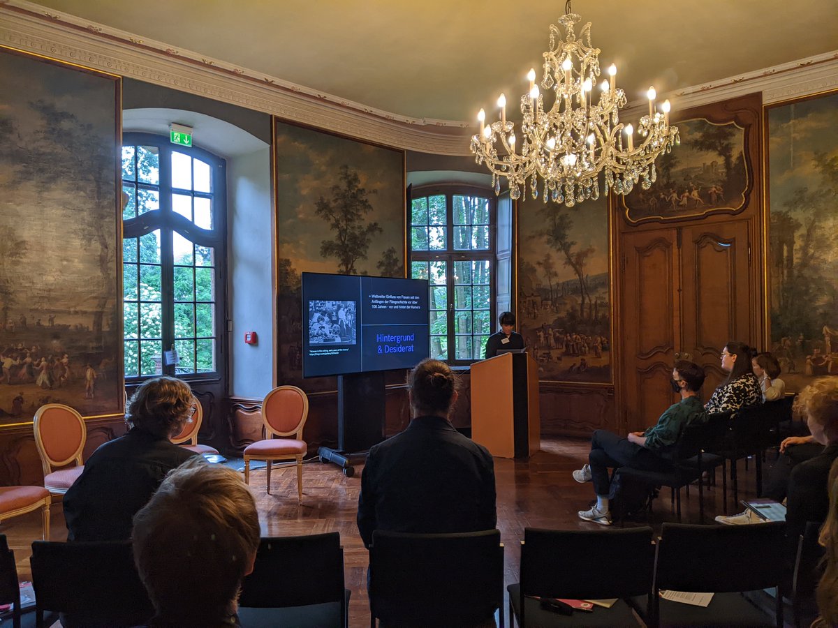 🏰Wir sagen Danke! Am 16./17.05. fand die Tagung zum Thema 'Open Science in den Gender Studies' im Schloss Wahn statt. Wie schön, dass die Podiumsdiskussion und die verschiedenen Voträge, Workshops und Inputs in diesen tollen Räumlichkeiten stattfinden konnten! 🎉