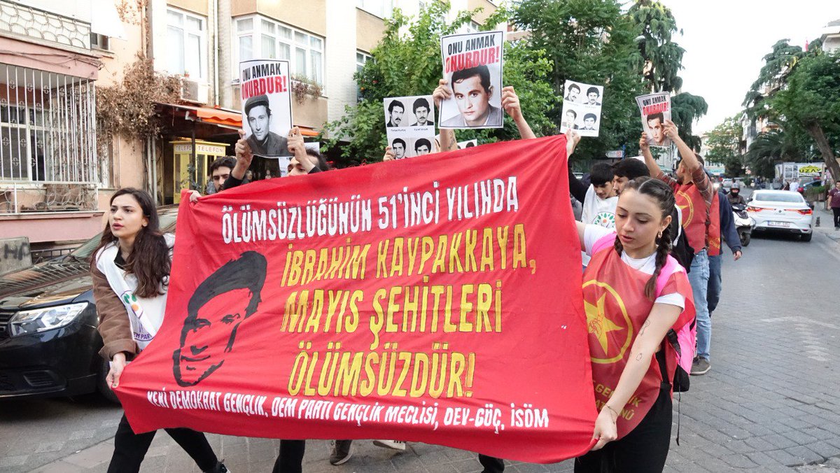 POLİTİK-GÜNDEM | Mayıs, Yarına Dair Sözümüzdür! “Siyasette Yumuşama ve Normalleşme” Halka Saldırıda Uzlaşma! Mayıs ölümsüzleri için geliştirilen pratik, yakına ama ileriye atılan, yarını kazanma iddia ve karalılığımızın güçlü işaretleridir. ➡️tinyurl.com/mwtbwwmx