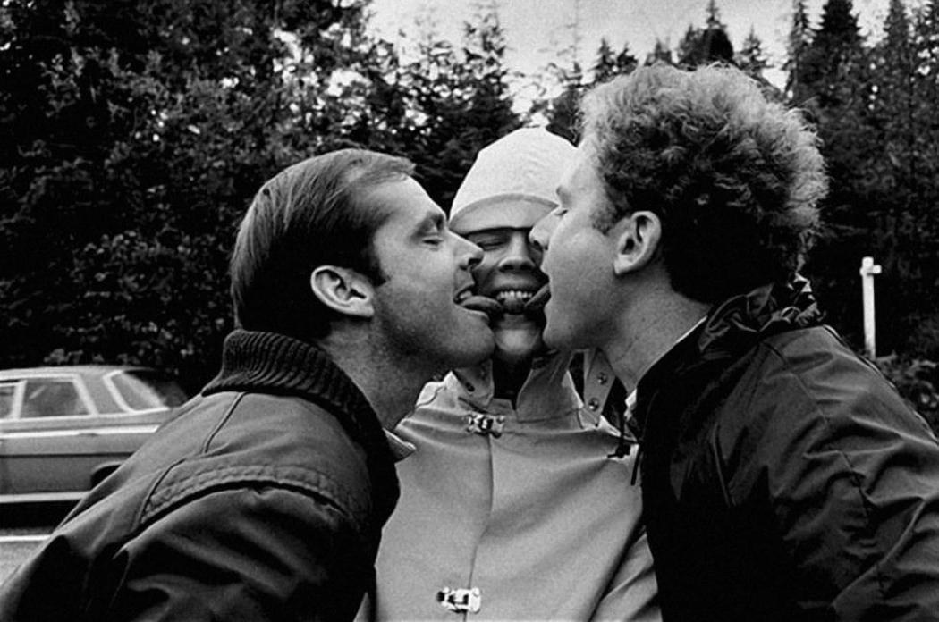 Jack Nicholson, Candice Bergen & Art Garfunkel kissing each other during the filming of 'Carnal Knowledge', 1970. (📸- Mary Ellen Mark)
