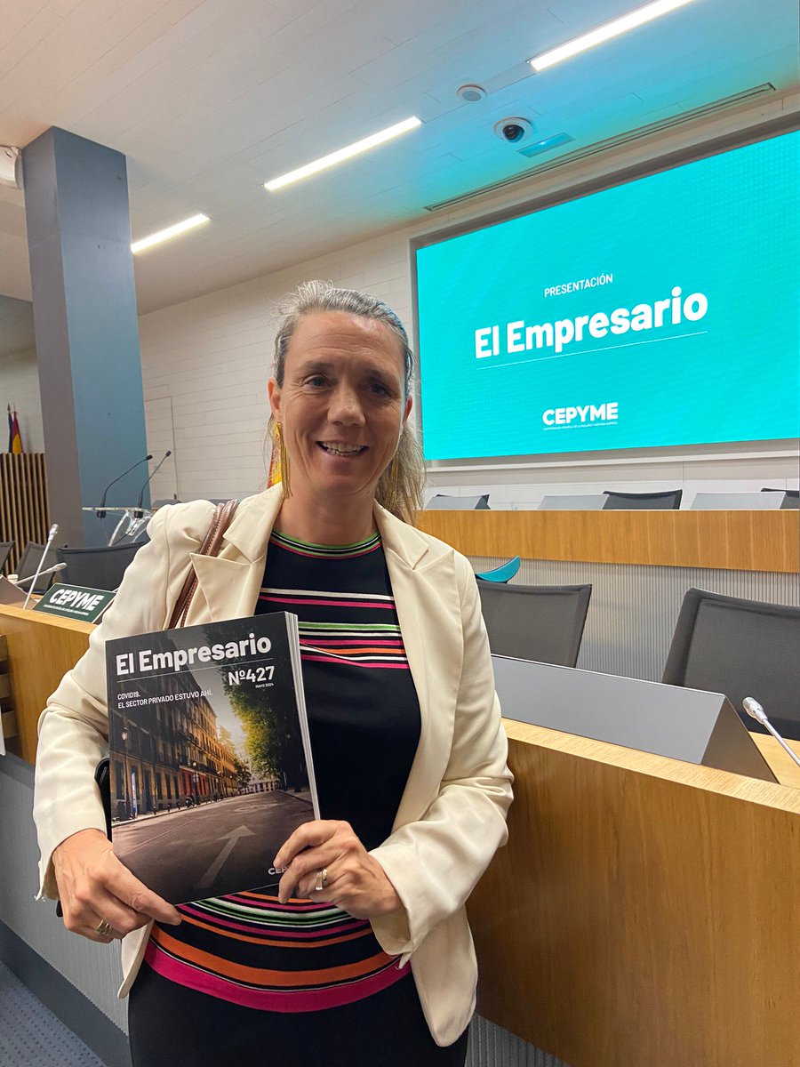 En la tarde de ayer, la presidenta @angela_demiguel, asistió al acto de lanzamiento de la revista #ELEMPRESARIO📰 de @cepyme_ con la que recupera una cabecera histórica, vinculada a la Confederación desde 1978 #Empresas #Valladolid