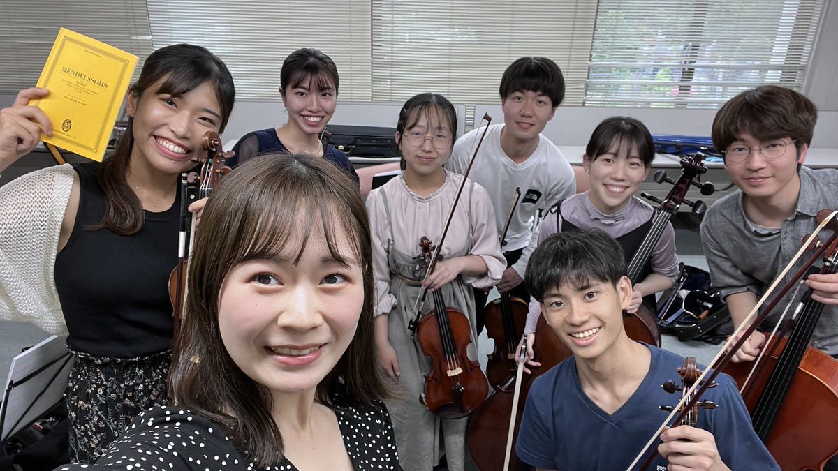 ついに先日練習がスタートしました！
こちらはメンデルスゾーンの弦楽八重奏曲を演奏するメンバーです
本番当日、皆様に面白い演奏だと思って頂けるよう頑張って参ります！！

teket.jp/10084/34926