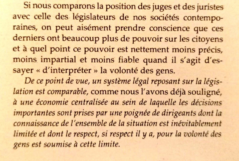 Data inflation législative / déflation de représentants formés au droit.

En 50 ans, on est passé de 40% de députés ayant une formation de droit à 20%, et 50% de sénateurs à 30%.
-> hausse de la législation au détriment du droit.

Leoni déjà en 1961 ⬇️