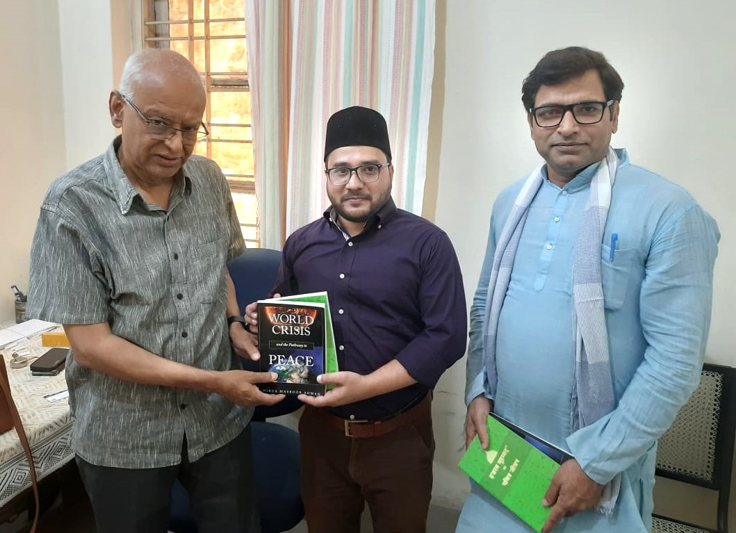 #Ahmadiyya Muslim representative presenting the books 'World Crisis and the Pathway to Peace' and 'Life of Muhammad' to Prof. Sanjay Kumar & Prof. Devendra Kumar of English Department, Banaras Hindu University, #Varanasi, UP