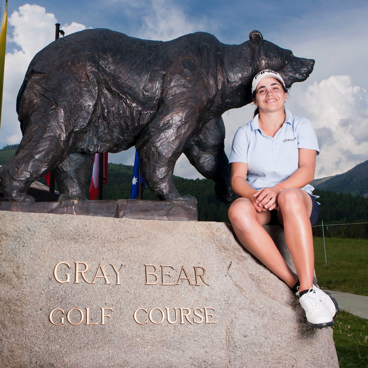 🔙 𝐓𝐚𝐥 𝐝í𝐚 𝐜𝐨𝐦𝐨 𝐡𝐨𝐲...

🐻 <a href="/MariaHgolf/">Maria Hernandez</a>  gana en 2010 el Allianz Ladies Slovak Open en el Gray Bear Golf Club con -8 y un golpe de ventaja sobre la australiana Kristie Smith en su segundo torneo del LET como profesional