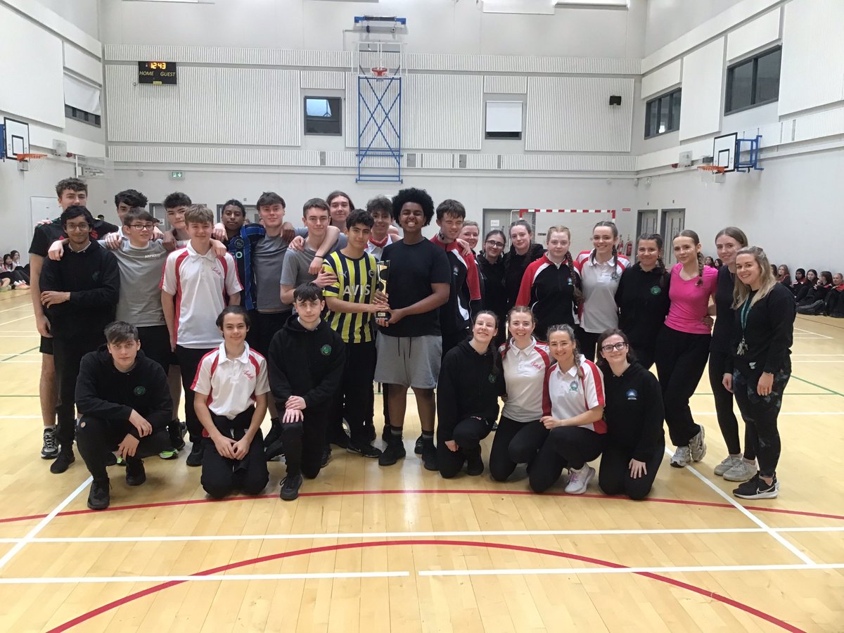 A top selection of winning athletes from our Senior #sportsday last week!
Well done to all the winners with special mention to Rang Armstrong 5th year who took home the top prize of senior over all winner!
#community #sport #fun #TeamDDLETB