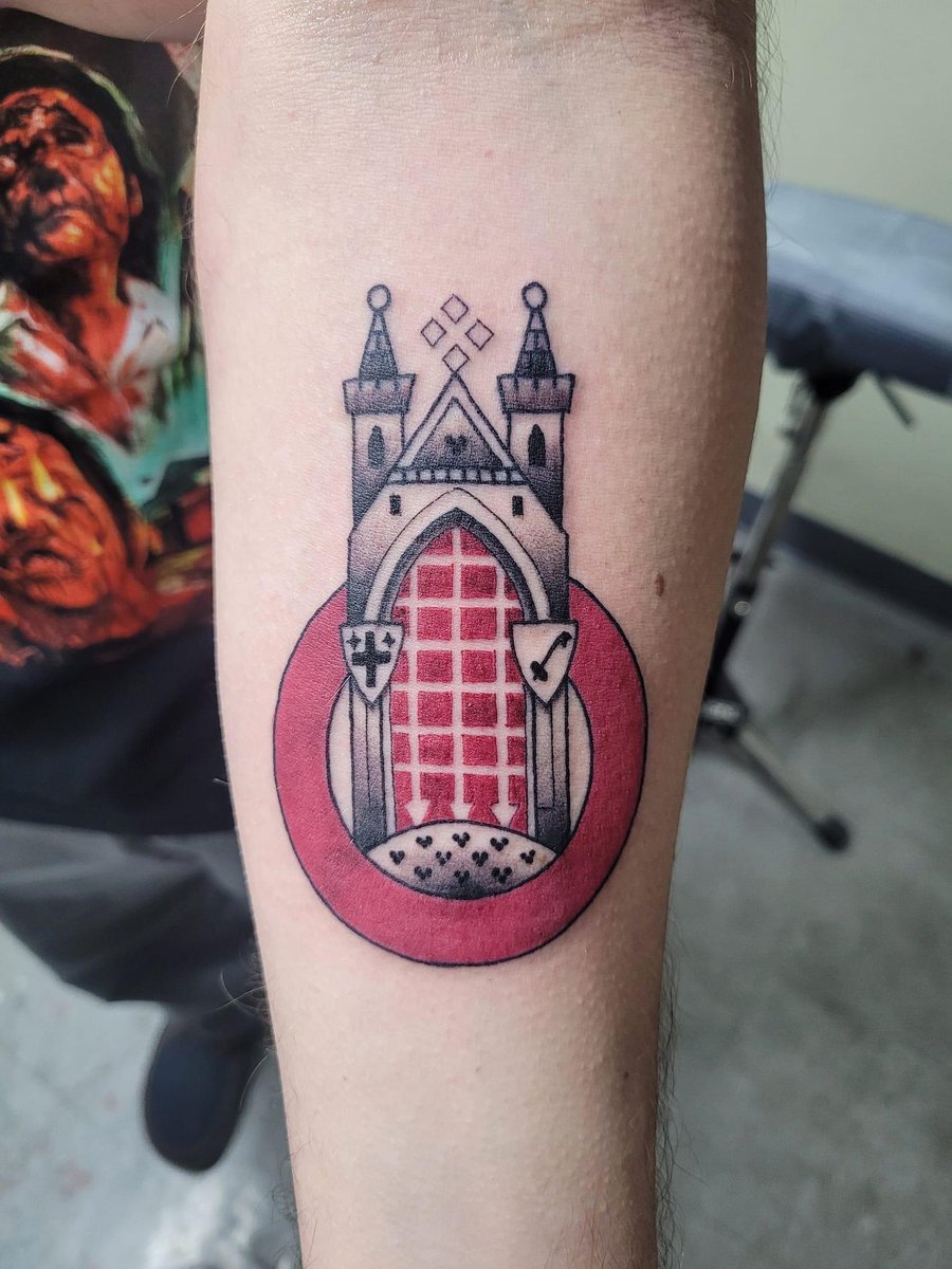 A fan got the loading icon tattoo! This is genius! 👏 I feel a  #KingdomComeDeliverance tattoo movement is beginning ⚔️, image size:900x1200