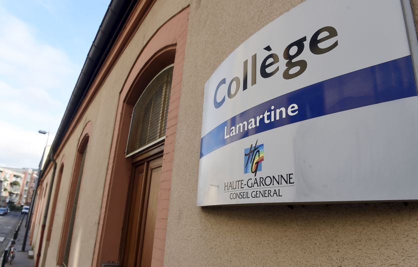Toulouse : un collégien poignardé par un autre élève en plein cours d'EPS, l’adolescent hospitalisé
 fdesouche.com/2024/05/22/tou…