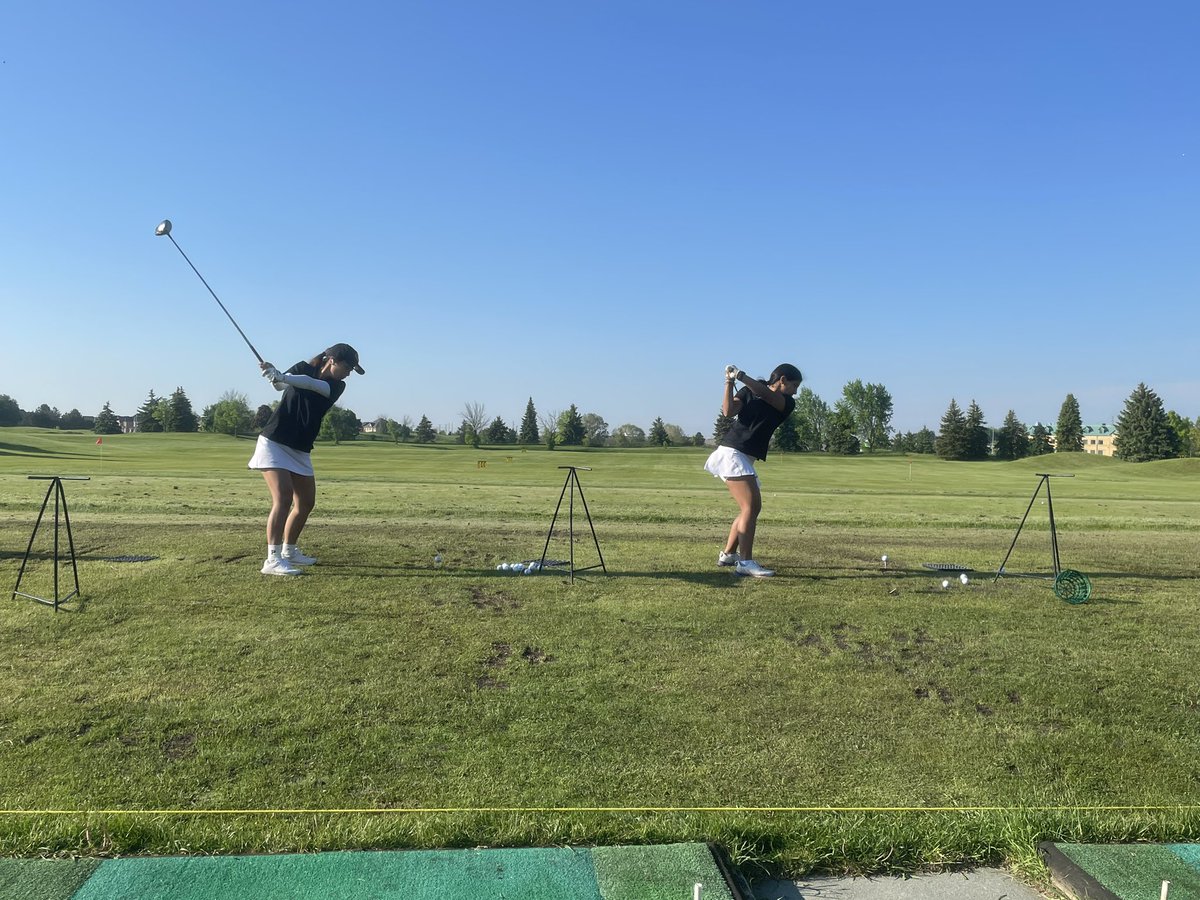 wendy_pak's tweet photo. It’s a beautiful day for @RidleyAthletics Golf Team at CISAA Golf Championships @GolfLionhead. Warming up for their round. #ridleycollege #Ridleygolf https://t.co/Pcq8xNfbiP
