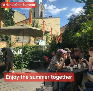 Nog geen zomerplannen? Nederlanders tussen de 18 en 99 jaar kunnen zich aanmelden voor een internationaal zomerkamp via Aktion Sühnezeichen. Word actief op een herdenkingsplaats, help de Joodse gemeenschap of werk mee bij een sociaal of politiek project. asf-ev.de/en/summer-camps