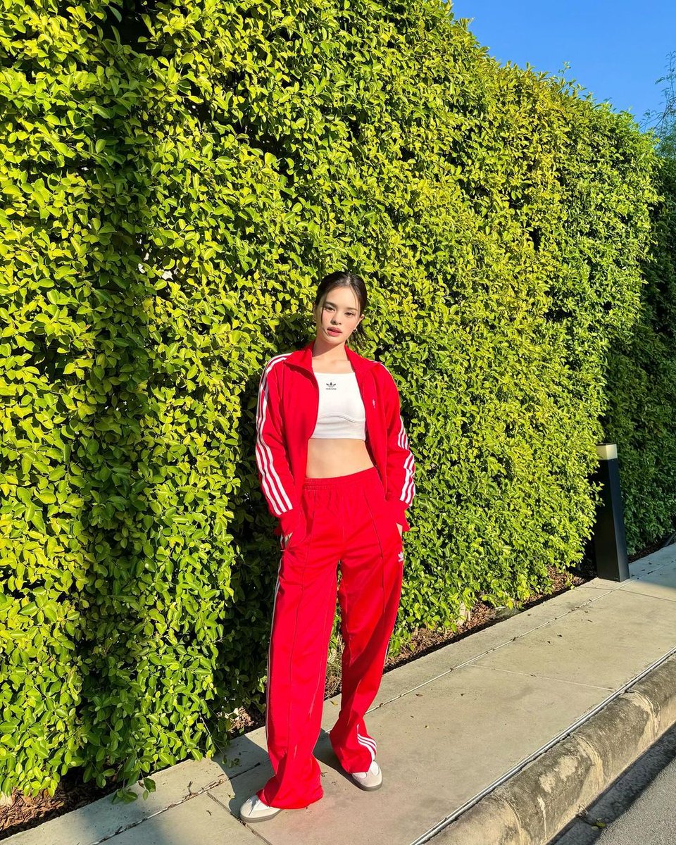 allypics_'s tweet photo. 22/05/2024 allynitibhon instagram update
" Summer is not over yet 🌞
#adicolor #adidasThailand "
#ALLY #allynitibhon #แอลลี่ https://t.co/EKJ8dOizU1
