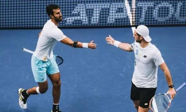 NavinSports's tweet photo. Yuki & Olivetti Storms into the Semis 👏🏻👏🏻
🇮🇳Indian French duo of Yuki Bhambri & Albano Olivetti 🇫🇷 bt. Matwe Middelkoop & Sander Arends of 🇳🇱 by 6-3 , 7⁷-6³ to reach Semifinals at ATP 250 Lyon Open 2024 .
Semifinals vs top seed pair of 🇲🇽/🇫🇷
#Lyonopen || #Tennis https://t.co/MUwxj7yPsE