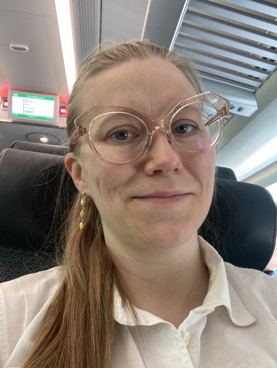 Kaisa-Maria Kimmel (@kmkimmel) on Twitter photo Kolme päivää <a href="/STM_Uutiset/">Sosiaali- ja terveysministeriö</a> takana😊 kiitos <a href="/KirsiRuuhonen/">Kirsi Ruuhonen</a>, <a href="/Saario_Minna/">Minna Saario</a>, @SPikkujamsa, <a href="/andreasblanco/">Andreas Blanco Sequeiros</a>, ja muut vastaanotosta ja perehdytyksestä 👏 hyppään innolla ja ilolla töihin lainvalmistelun ja palveluvalikoiman pariin 😊 huippua olla mukana! #sote #palvelureformi Kolme päivää <a href="/STM_Uutiset/">Sosiaali- ja terveysministeriö</a> takana😊 kiitos <a href="/KirsiRuuhonen/">Kirsi Ruuhonen</a>, <a href="/Saario_Minna/">Minna Saario</a>, @SPikkujamsa, <a href="/andreasblanco/">Andreas Blanco Sequeiros</a>, ja muut vastaanotosta ja perehdytyksestä 👏 hyppään innolla ja ilolla töihin lainvalmistelun ja palveluvalikoiman pariin 😊 huippua olla mukana! #sote #palvelureformi