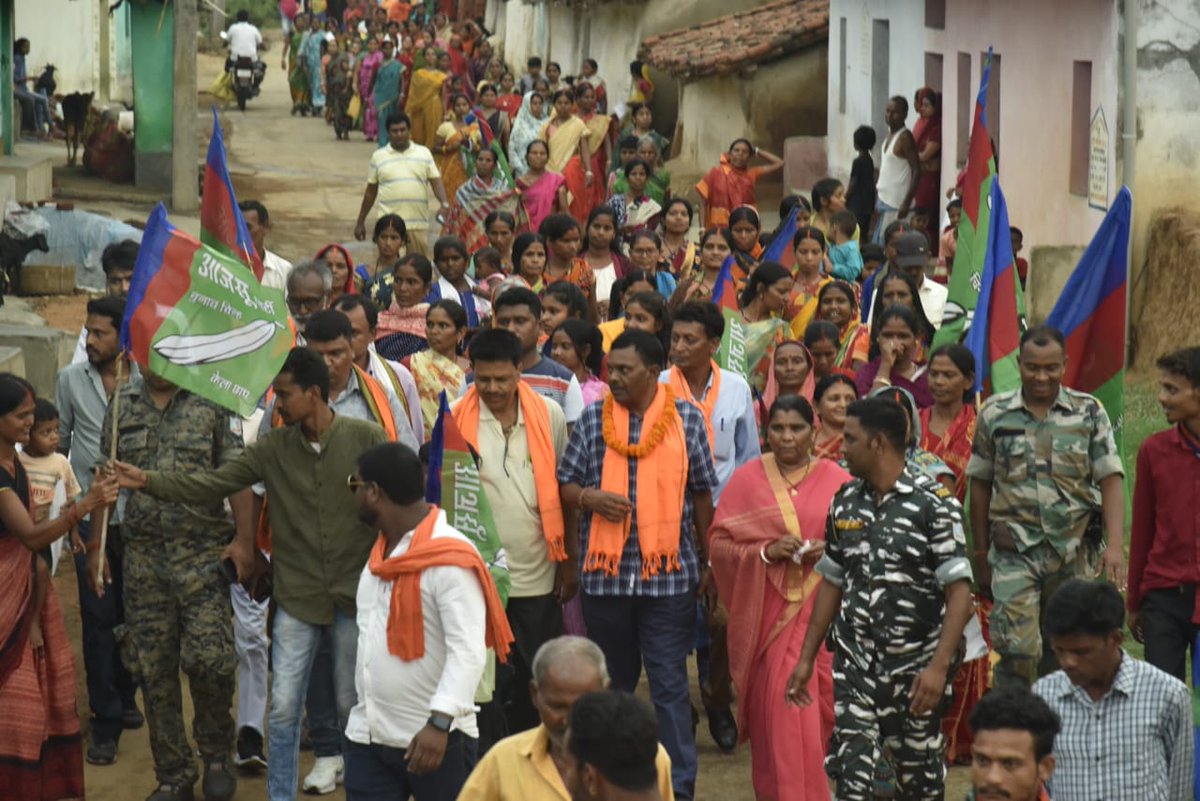 जनसमर्थन हेतु जारी जनसम्पर्क श्रृंखला के क्रम में गोमिया विधानसभा के पेटरवार प्रखंड अंतर्गत पेटरवार, बुंडू और कदमकला पंचायत में जनता से मुलाकात की तथा उनसे अनुरोध किया कि आगामी लोकसभा चुनावों में अपना बहुमूल्य समर्थन वर्तमान सासंद सह एनडीए प्रत्याशी श्री चंद्र प्रकाश चौधरी को दें