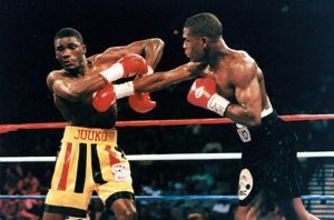 25 yrs ago May 22: @OscarDeLaHoya stops Oba Carr in 11, retains WBC 147lb title, @MandalayBay LV. In 7th defense of 3rd division, prime “Golden Boy,” 30-0, gets rugged challenge from former @RealKronkGym star before erupting with power. Also, @FloydMayweather KO9 Justin Juuko.