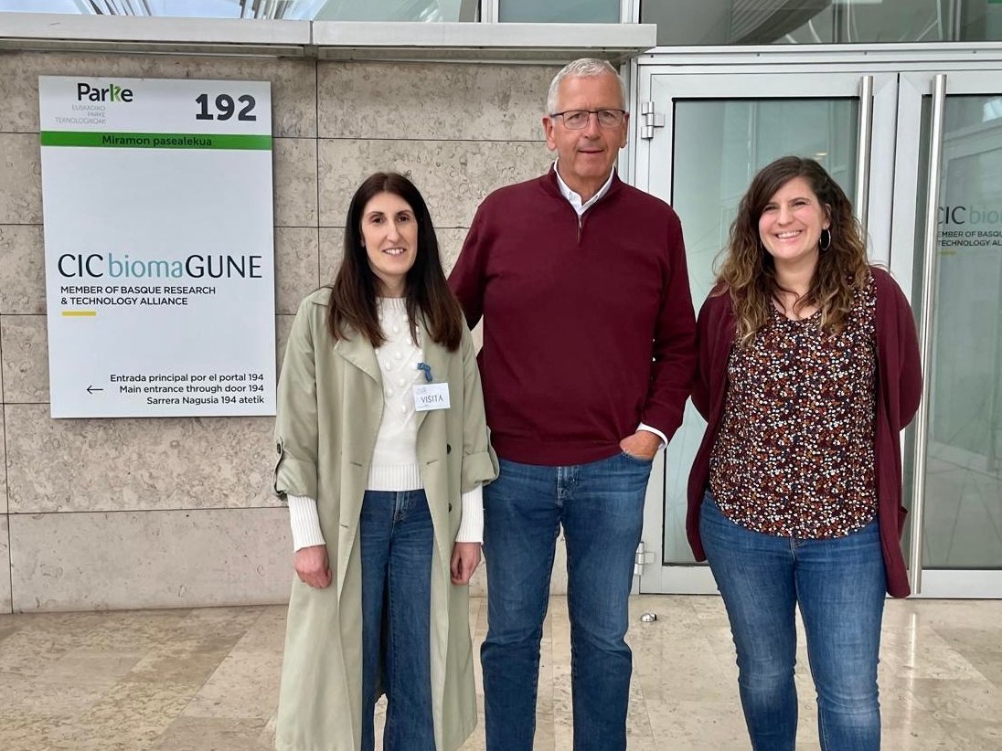 CICbiomaGUNE's tweet image. 🤩 Big thanks to Prof. @Joseph_DeSimone for sharing your knowledge with us at today&apos;s #seminar titled &quot;The #Delicate #Interplay Between Light, Interfaces and Design: The Complex Dance that Allows #3D #Printing to Scale to #Manufacturing&quot;
👏 It has been a real pleasure!

@Stanford