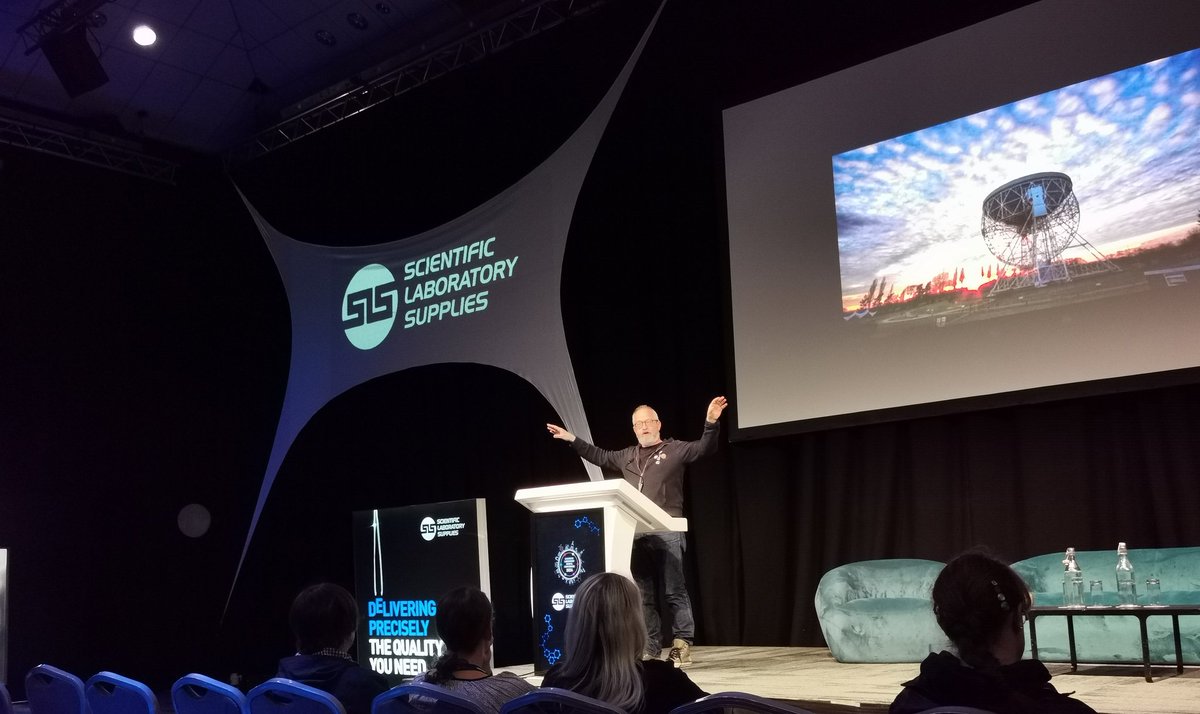 t_saviour's tweet image. Robin Ince giving a Superbly whimsical talk about all things science
Hugely captivating...
#SciLabShow2024
@SLS_SE 
#science #school