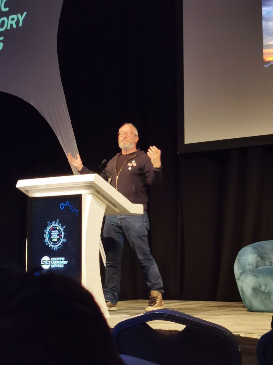t_saviour's tweet image. Robin Ince giving a Superbly whimsical talk about all things science
Hugely captivating...
#SciLabShow2024
@SLS_SE 
#science #school