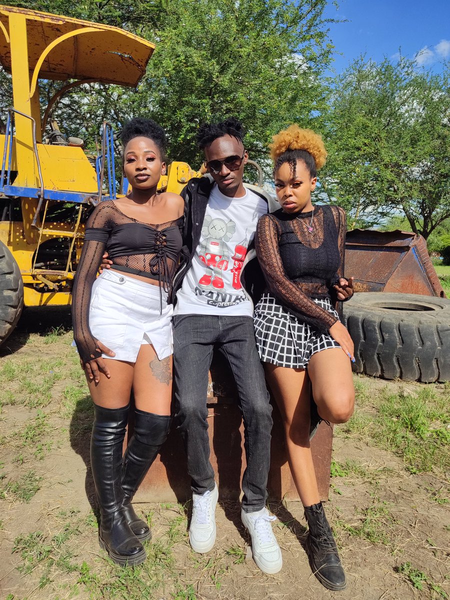 The more the merrier &amp; Pressure definitely hits heavier🔥🔥🔥
<a href="/ethicofficial/">ETHIC</a>
#Pressure #Newmusic