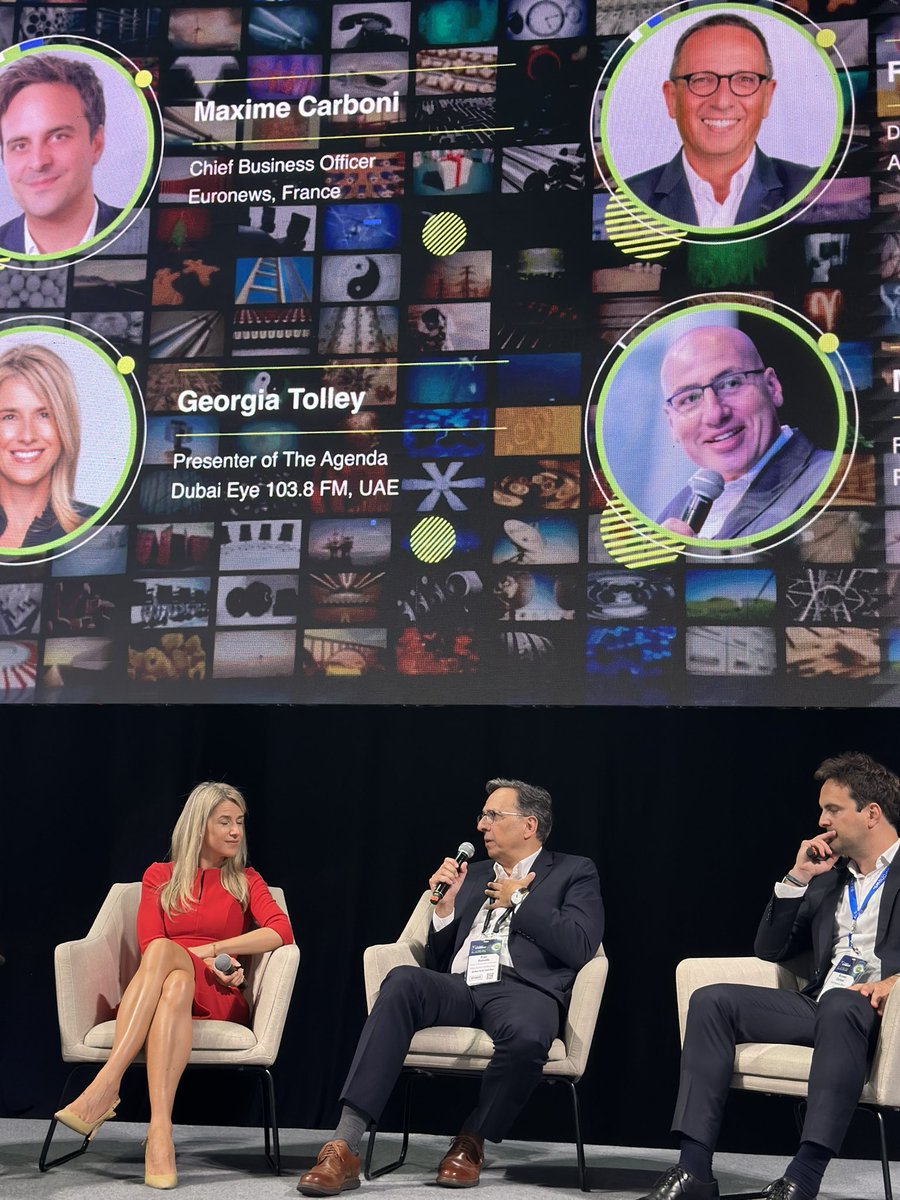 تحدث اليوم رياض حمادة، رئيس الأخبار الاقتصادية في #الشرق_للأخبار، في الدورة الثلاثين لمعرض #كابسات عن التحول الذي تشهده غرفة الأخبار، في جلسة بعنوان "المواجهة الوجودية لغرف الأخبار".

وناقش رياض، إلى جانب الخبراء والاعلاميين، تطور غرف الأخبار في العصر الرقمي، حيث تأثرت بشكل كبير