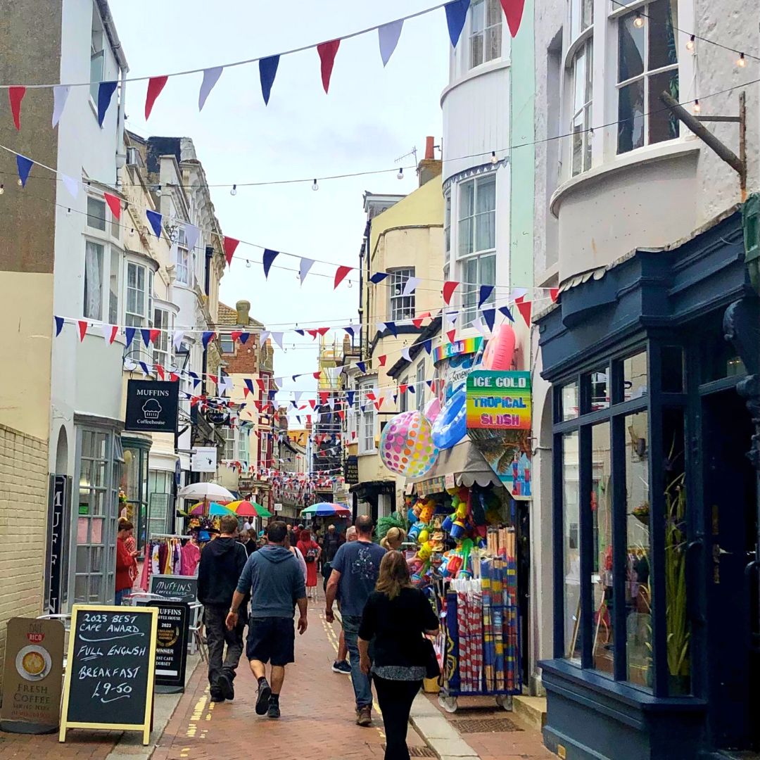 A photo to brighten up your day 😍 🌧️ 

#visitweymouth #weymouthtowncentre #weymouthdorset