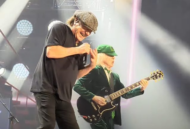 Watch: AC/DC Plays Second Show Of 2024 'Power Up' European Tour blabbermouth.net/news/watch-ac-…