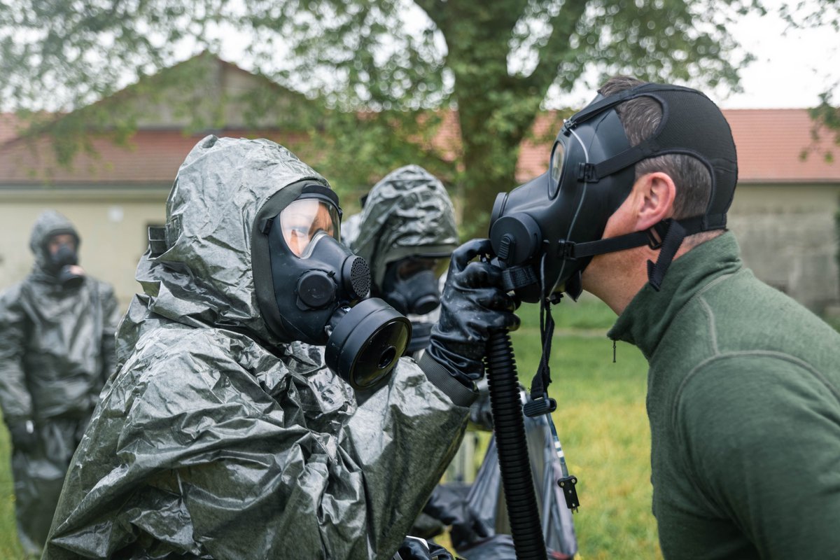 2edragons's tweet photo. #PrépaOps : Les lieutenants terminant leur scolarité en école d’application se sont testés lors du #CIADA sur les terrains de Champagne. Le but étant de se mettre en situation de commandement lors d’exercices pratiques concrets.
@armeedeterre @3eDivision @defense_ouest https://t.co/70ey17ZzvF